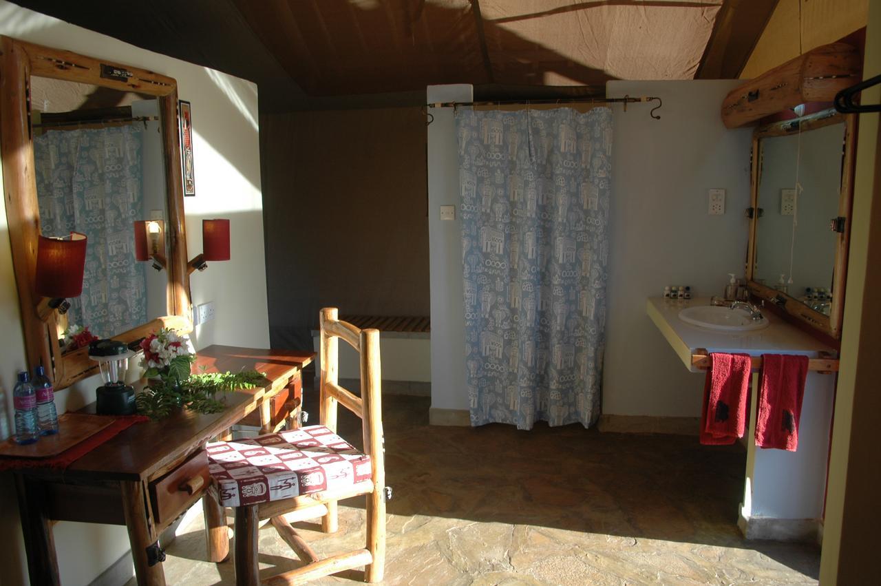 Lodge Maneaters Tsavo