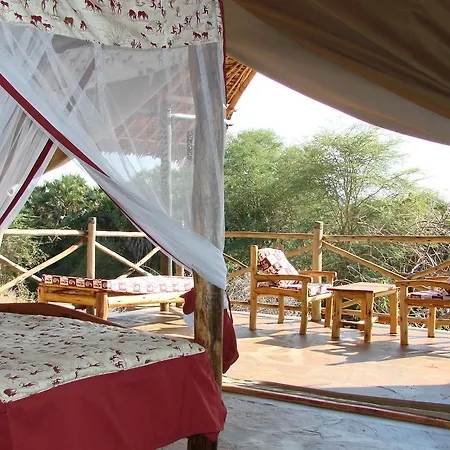 Maneaters Villa Tsavo Exterior photo