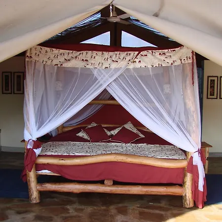Maneaters Villa Tsavo Exterior photo