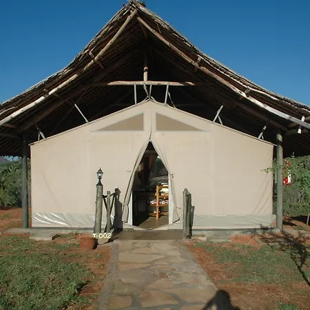 Maneaters Villa Tsavo Exterior photo