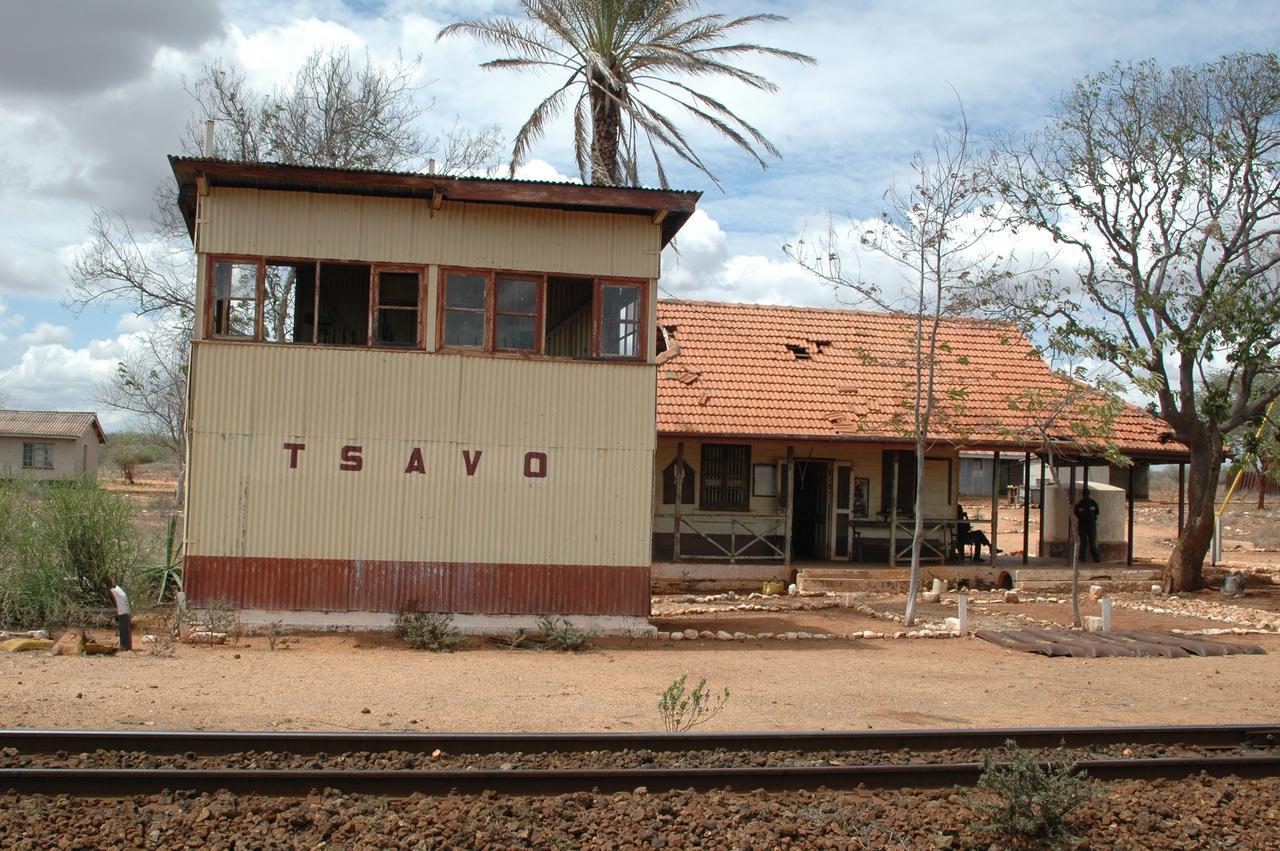 Lodge Maneaters Tsavo