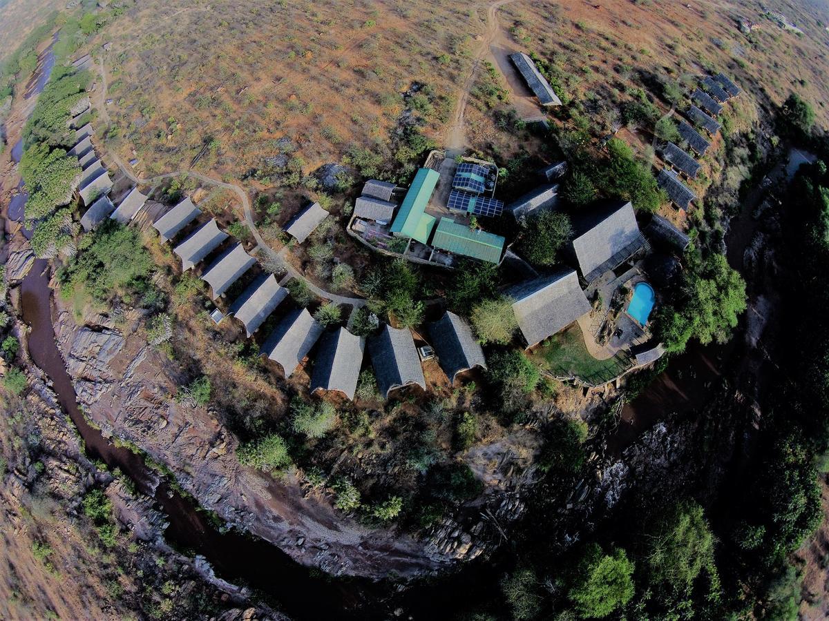 Lodge Maneaters